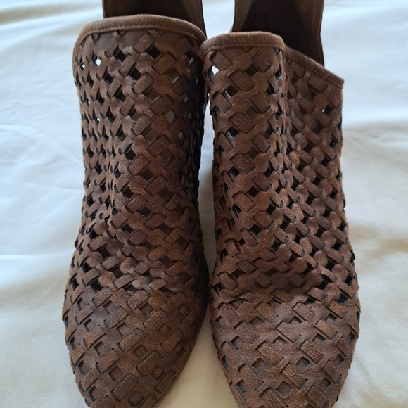 Fergalicious Booties - Picture 2 of 8